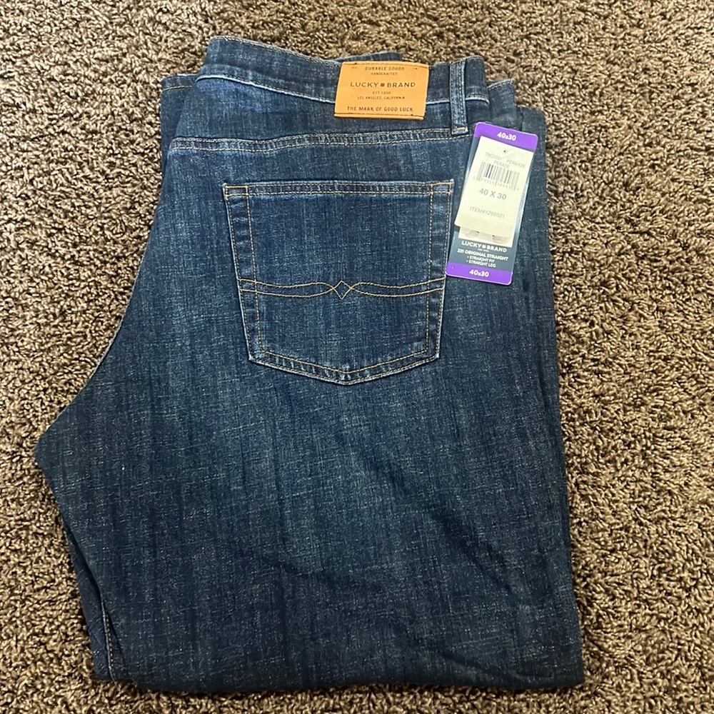 BRAND NEW LUCKY JEANS